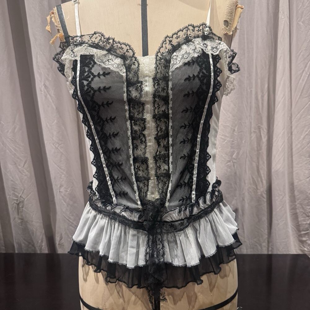 VTG Heavily Trimmed Jersey Lace Corset Top S/M